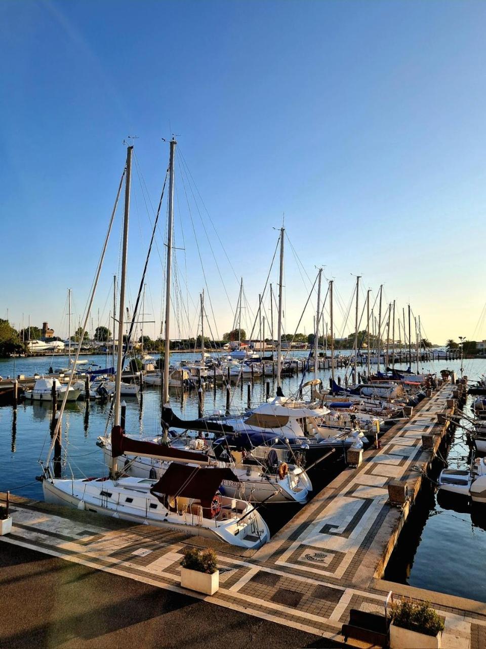 Scoglietto Fiumicino, Aperitivo E Colazione Incluse - Bici Comprese Nel Prezzo- Barca A Motore